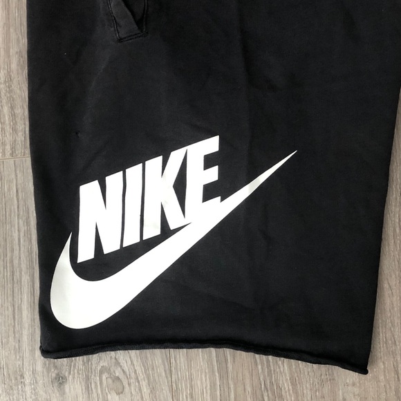 NIKE Men's French Terry Alumni Logo Print Contraste Fleece Shorts | S - Picture 6 of 13